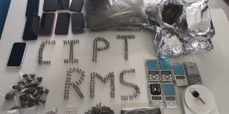 Drogas e munições são apreendidas após troca de tiros em Simões Filho; saiba detalhes