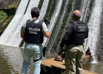 CASO FERRO-VELHO: polícia civil e mergulhadores do Corpo de Bombeiros fazem buscas por corpos na Bacia do Cobre em Pirajá