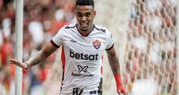 Vitória pressiona no Maracanã e empata com Flamengo pela última rodada do Brasileirão