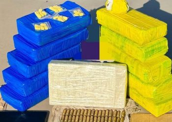 Mulher é presa com drogas e munições em mala na rodoviária de cidade da Bahia