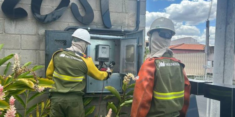 Empresário é preso durante operação de combate ao furto de energia em Feira de Santana