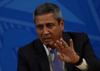 Braga Neto, ex-ministro de Bolsonaro, é preso pela PF no Rio de Janeiro