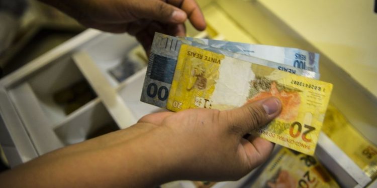 Última parcela do 13º salário deve ser paga até sexta-feira