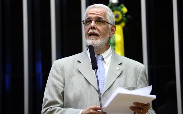 ACM Neto precisa se explicar sobre amizade com empresário preso pela PF, diz deputado