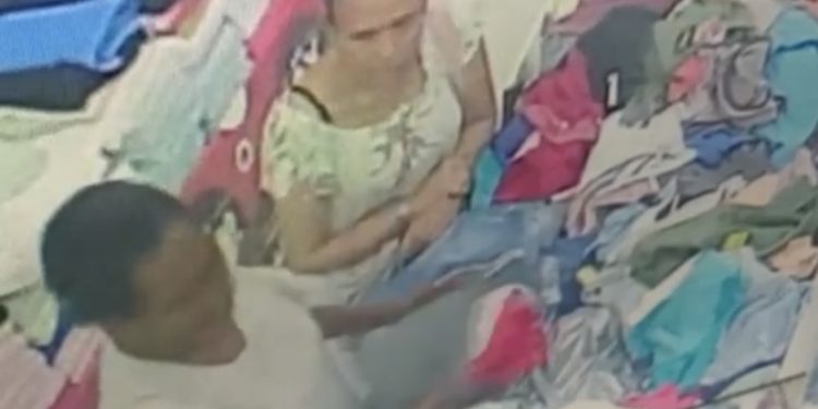 Nem o Bom Velhinho Escaparia:Senhoras furtam no clima de Natal em Candeias