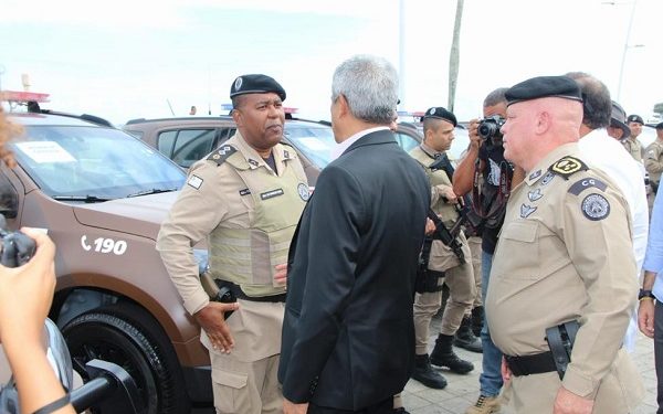 Decreto sobre força policial não fere autonomia dos estados, diz Jerônimo ao subscrever carta