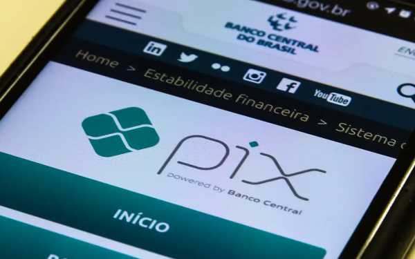 Pix bate novo recorde e marca transação de R$ 130 bilhões em um único dia