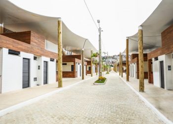 Candeias: Às vésperas do Réveillon, Prefeitura entrega 10 leitos de UTI e inaugura obras nas áreas da saúde, social e infraestrutura