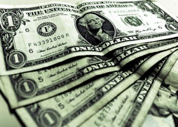 Dólar segue acima dos R$ 6 nesta segunda, em meio a crise comercial entre o Brics e Donald Trump