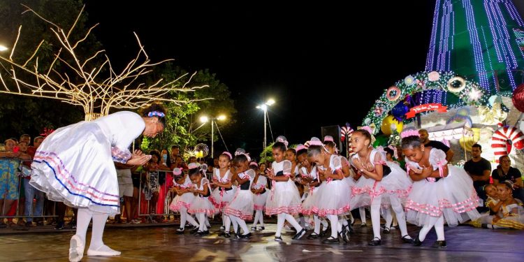 Candeias: Ballet Municipal apresenta espetáculo de Natal na Praça Dr. Gualberto 