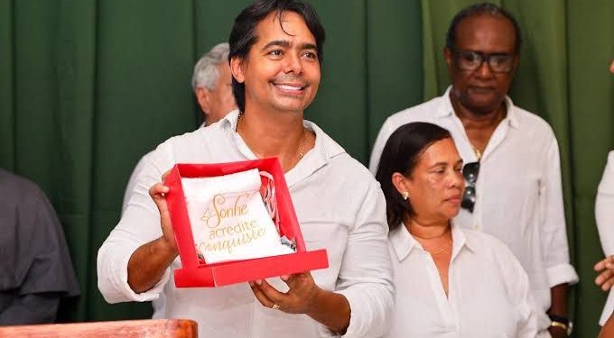 Candeias: Pitágoras encerra mandato com 84,32% de aprovação; aponta pesquisa