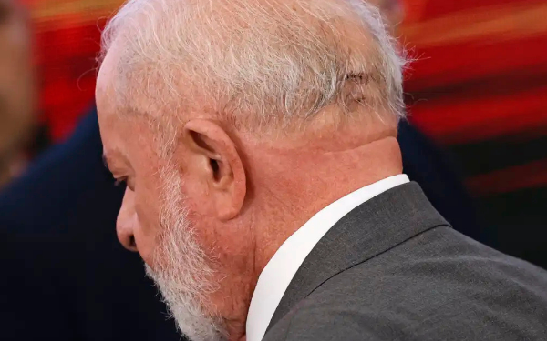 Lula revela que segurança foi primeira pessoa a socorrê-lo após queda no banheiro