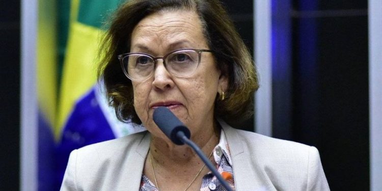 Lídice da Mata rebate Coronel sobre o cenário de 2026 e diz “Pimenta nos olhos dos outros é refresco”