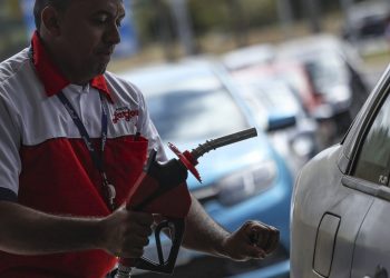 Gasolina e diesel terão aumento em todo o país a partir desde sábado; veja novo valor