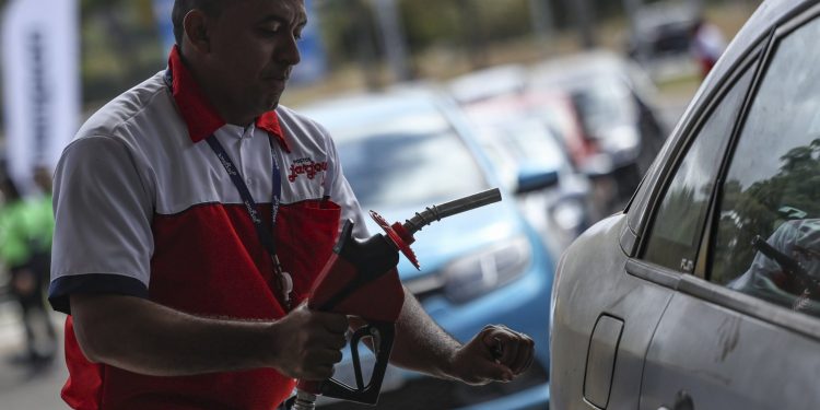 Gasolina e diesel terão aumento em todo o país a partir desde sábado; veja novo valor