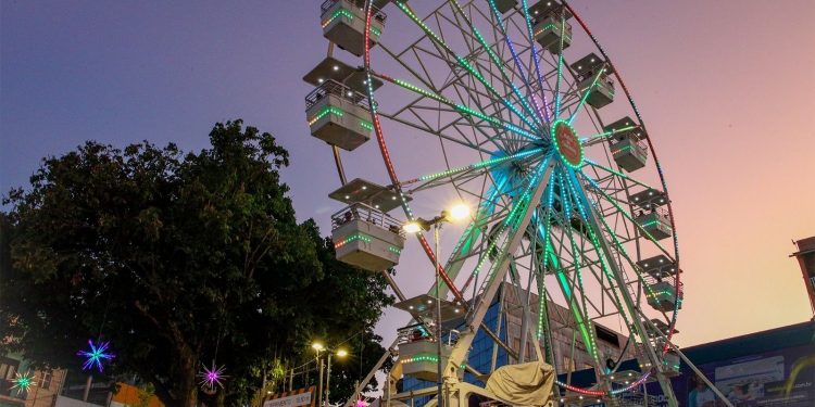 Candeias: Roda-gigante funciona até quarta-feira (8)