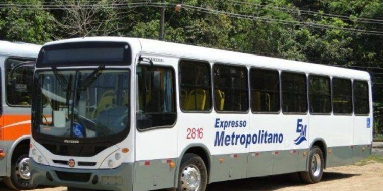 Rodoviários do transporte metropolitano entram em greve a partir de terça-feira (4)