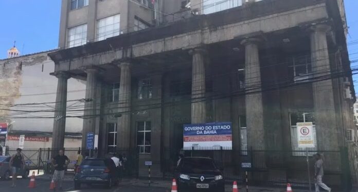 NEM A POLÍCIA ESCAPA: Delegada é assaltada quase na porta da sede da Polícia Civil em Salvador