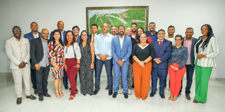 CANDEIAS: Prefeito Eriton divulga secretariado; veja lista