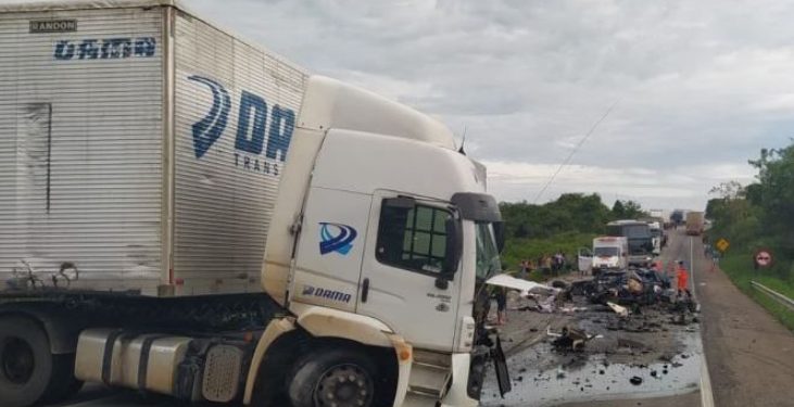 Acidente deixa quatro mortos na BR-116
