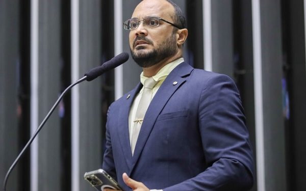 ‘Se Lula fizer uma retrospectiva, não terá motivos para comemorar’, diz deputado