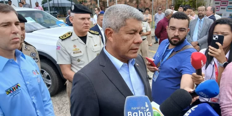 Governador se pronuncia sobre reprodução de gestos de facção na Bahia