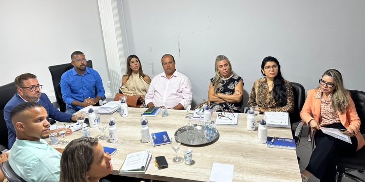 Prefeitos discutem orçamento e melhorias para policlínica administrada por Consórcio
