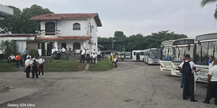 Estado de greve na RMS: ônibus não saem das garagens e rodoviários tomam decisão