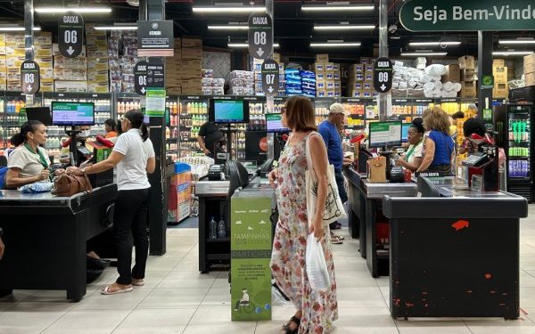 Bahia registra queda de -2,5% no comércio varejista em novembro de 2024