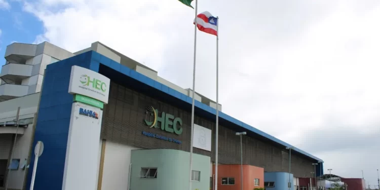 Adolescente de 13 anos é vítima de golpes de faca; pai é o principal suspeito