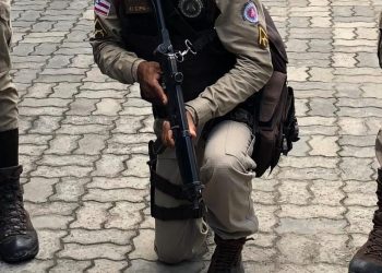 Soldado da PM mata a companheira e depois tira a própria vida em Simões Filho