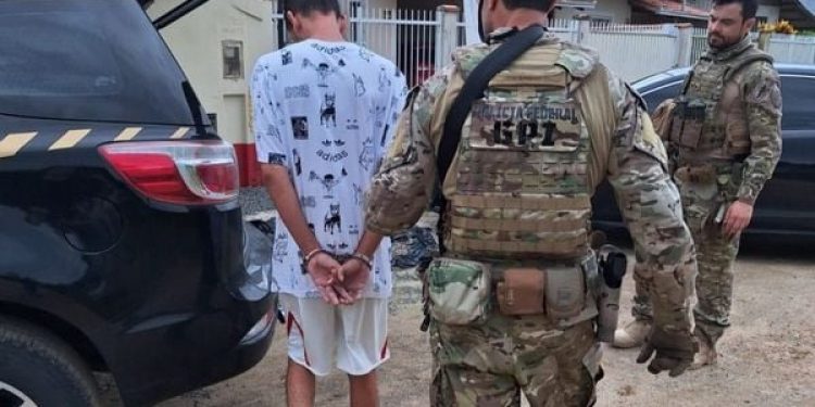 Líder de facção criminosa que ordenava mortes na Bahia é preso em Santa Catarina