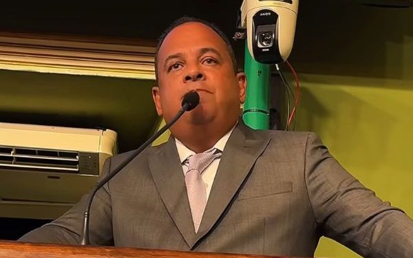 Jorge Araújo cobra solução e denuncia ‘crise na regulação da saúde na Bahia’
