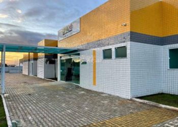 Mulher é atingida por bala perdida na frente de casa em Cruz das Almas