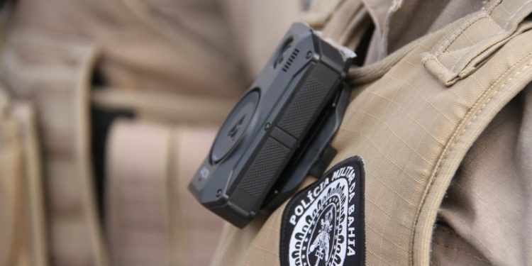 Letalidade policial cai na Bahia após câmeras corporais