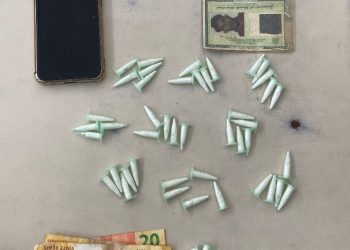 Homem é preso com drogas em Candeias