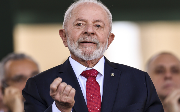 Lula promete reação caso EUA adotem mais medidas econômicas contra o Brasil