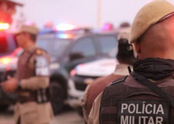 Policiais militares são presos por suspeita de roubar celulares de torcedores em Salvador; saiba mais