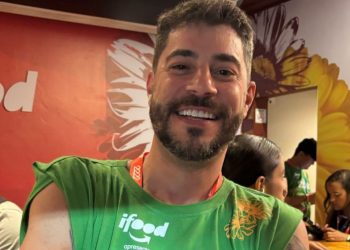 Em clima de folia, Evaristo Costa critica postura da Polícia Militar: “Apanhei”