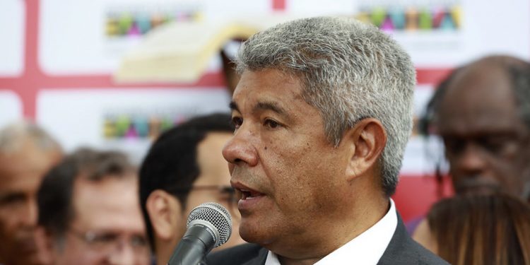 Jerônimo Rodrigues irá sancionar nesta terça-feira reajuste salarial de professores