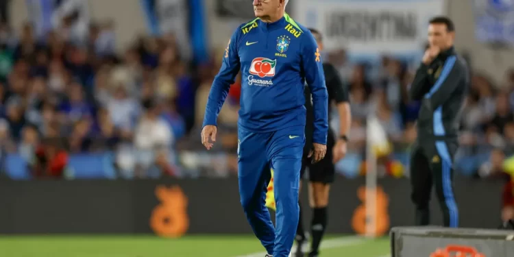 Dorival assume culpa na goleada e vê derrota como “marcante”