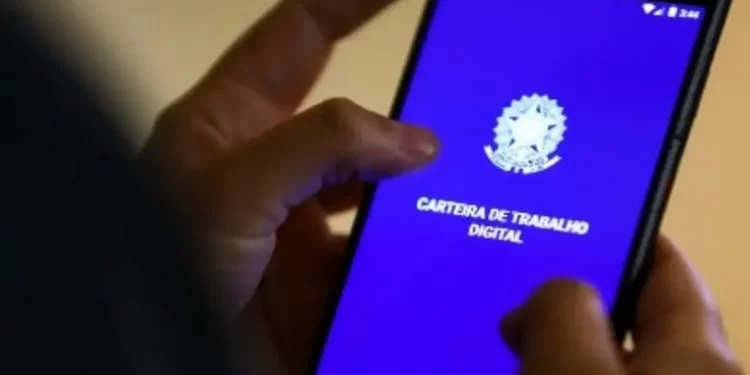 Economista alerta para riscos do empréstimo consignado CLT; saiba tudo