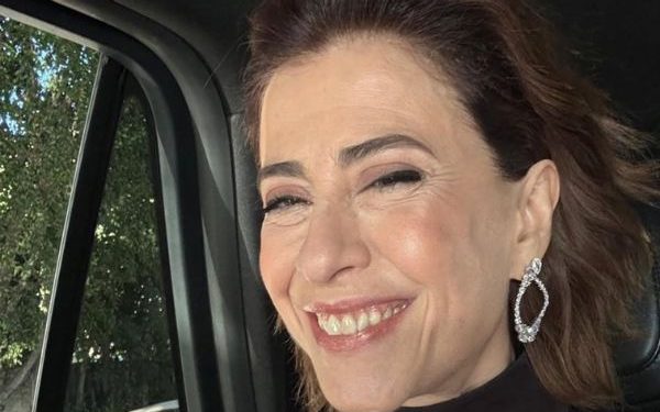 Fernanda Torres anuncia férias após campanha do Oscar: ‘Descanso da guerreira’