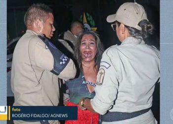 Mulher é presa após morder pessoas em camarote de Carnaval