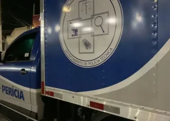 Três pessoas são executadas dentro de residência em Dias D’Ávila