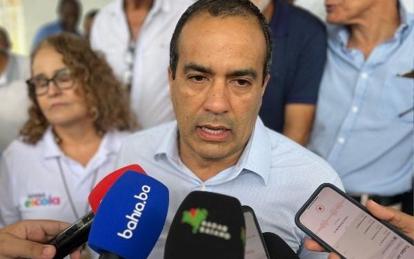 Responsabilizado por morte em UPA, Bruno ironiza Rui: ‘Especialista em respirador’