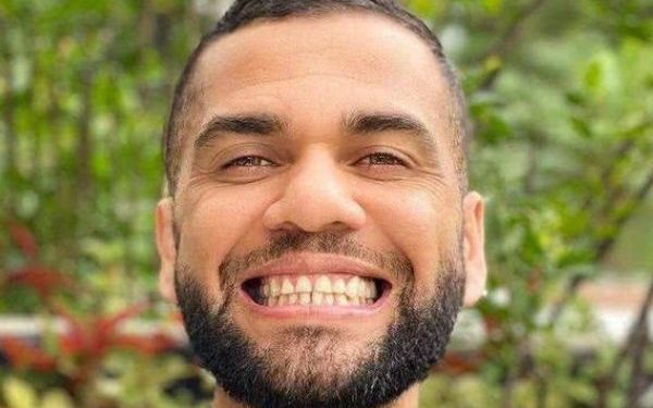 Justiça da Espanha absolve Daniel Alves de condenação por estupro