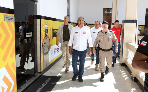 Jerônimo desconversa sobre mudanças na segurança e diz que vai aguardar movimento de Lula