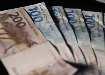 Inflação acelera para 1,31% em fevereiro, maior alta para o mês desde 2003