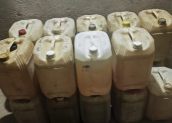 PM apreende 700 litros de diesel em depósito irregular em Candeias